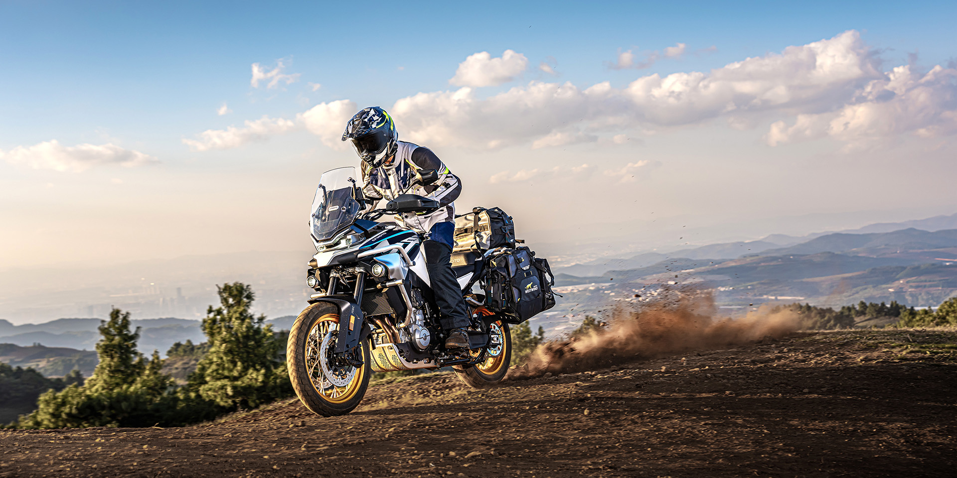 CF Moto 800MT Explorer 2025, ADV Cao Cấp Nhất, Chính Hãng, Giá Tốt tại Bắc Ninh