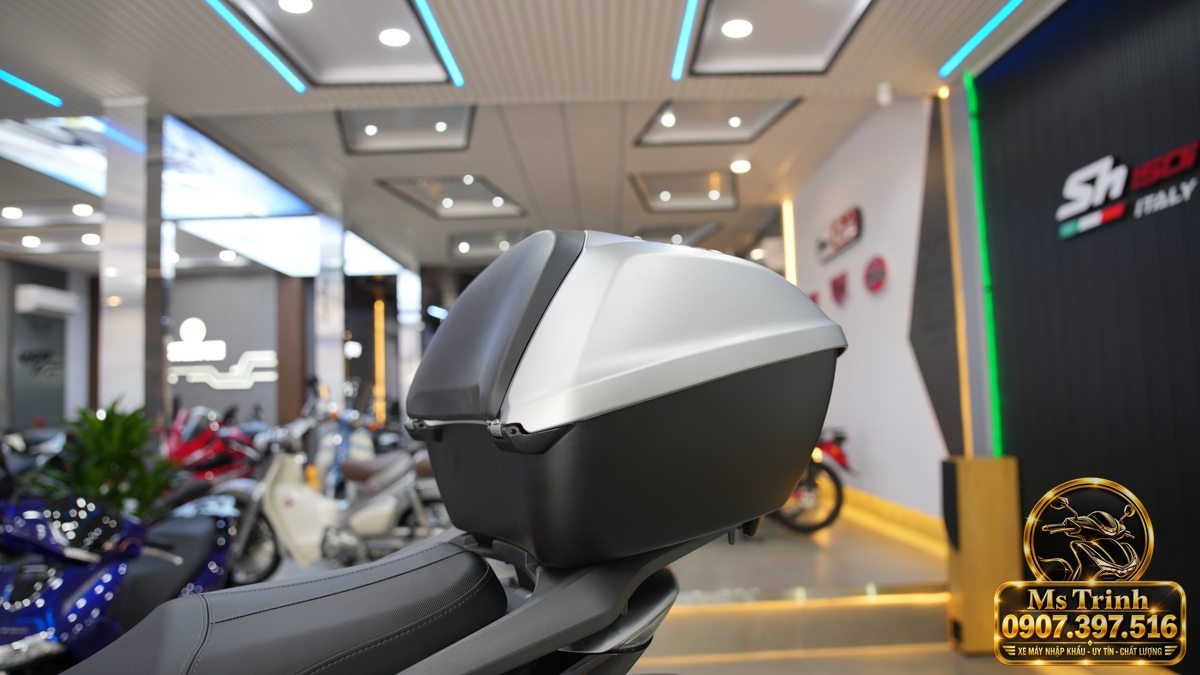 Honda SH150i Ý xám bạc 2027 tại Bắc Ninh - Nhập Ý, tem vàng sang trọng, giá tốt
