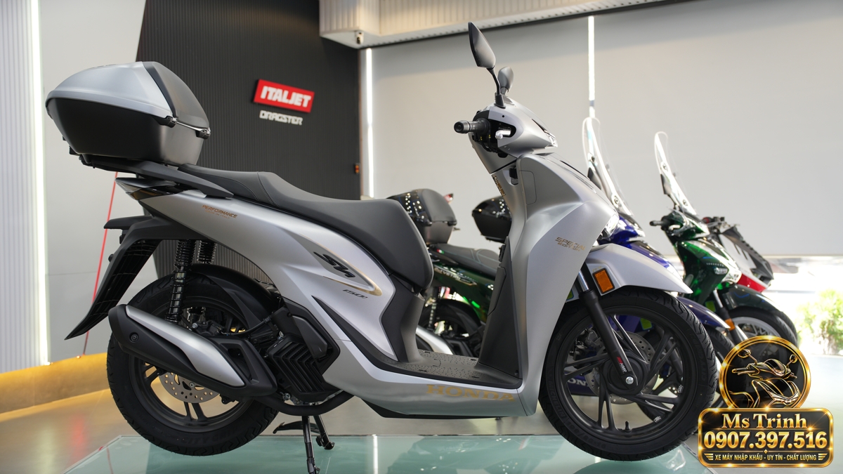 Honda SH150i Ý xám bạc 2027 tại Bắc Ninh - Nhập Ý, tem vàng sang trọng, giá tốt