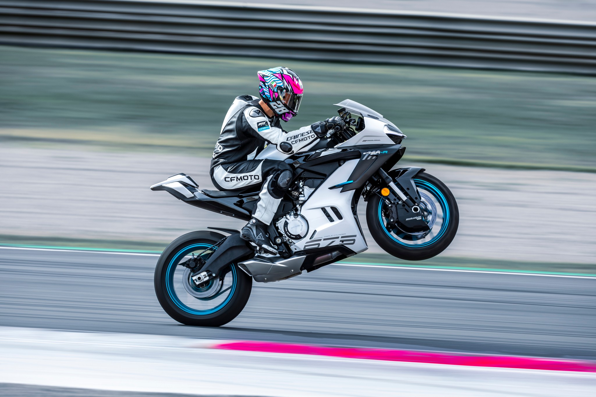 CF Moto 675SR-R 2025 3 Xi Lanh Ngang, Siêu Thể Thao, Giá Rẻ tại Bắc Ninh