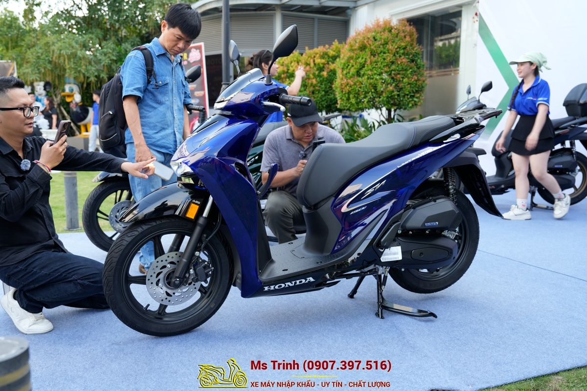 Honda SH150 Vetro Blue 2026 Limited Edition - Siêu phẩm SH Ý dàn áo xanh trong suốt cực hiếm tại Bắc Ninh